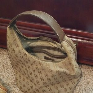 Dooney & Bourke purse